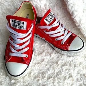 🔥CONVERSE🔥 UNISEX red sneakers size 3Y or a 5 in women’s